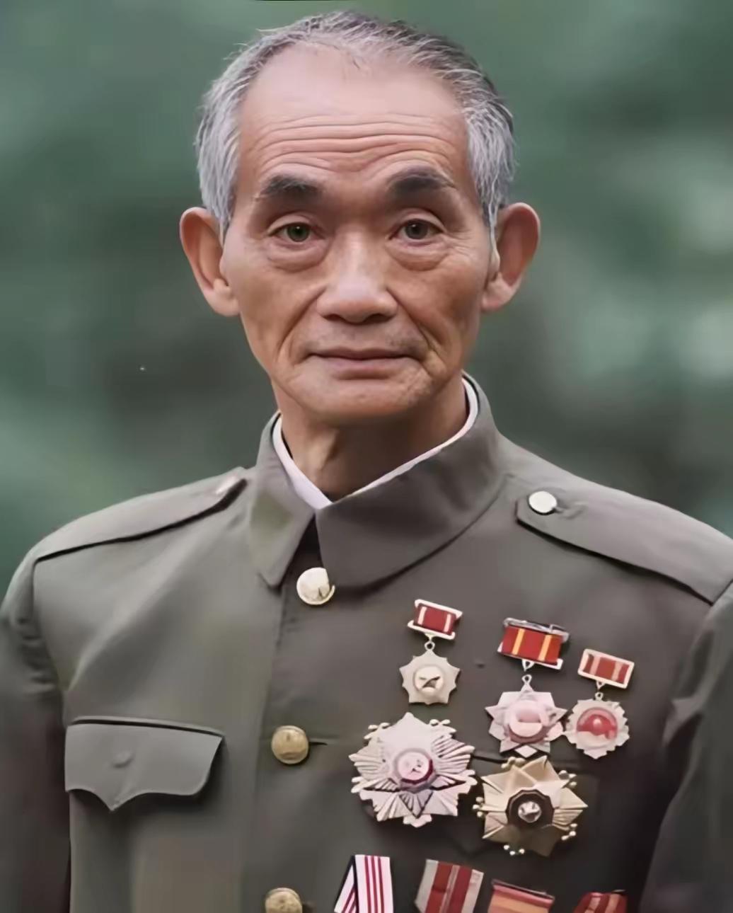 1952年朝鲜战场，出了件让美军至今想不通的怪事：一个入伍才一年多、连枪都没怎么