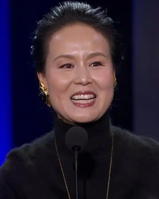 透过《监狱来的妈妈》的被集体抵制，我看到了一个当下最真实的社会民心现状。就是：如