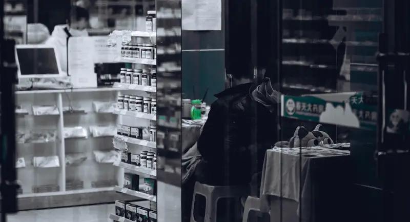 医保局回应避免“药店刺客”这事儿可太有必要了。之前去药店买药，随便拿几盒药，结账