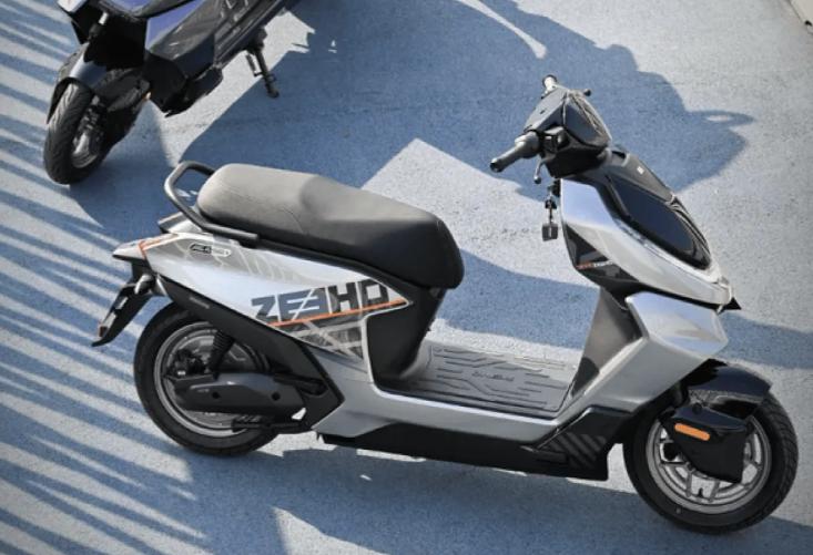 电动车强制限速25km/h，电摩在全国超200个城市限行，初衷是为了安全，但越执