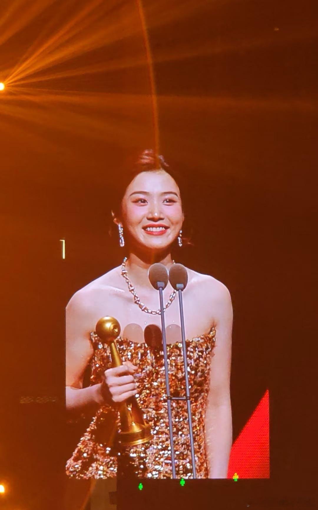 🌷是真的不上镜，这么看又圆润了