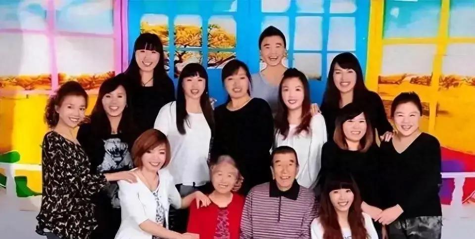 山西一对夫妻连生11胎，竟然全部都是女儿，他们夫妻俩不信邪，1996年，