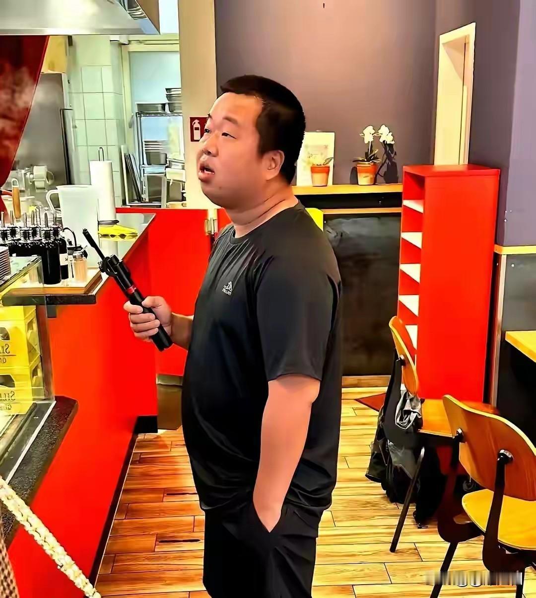 胖子蓝战非近期在南非的奇遇记真的让人大跌眼镜，他怎么也没有想到在国内横着走的亿万