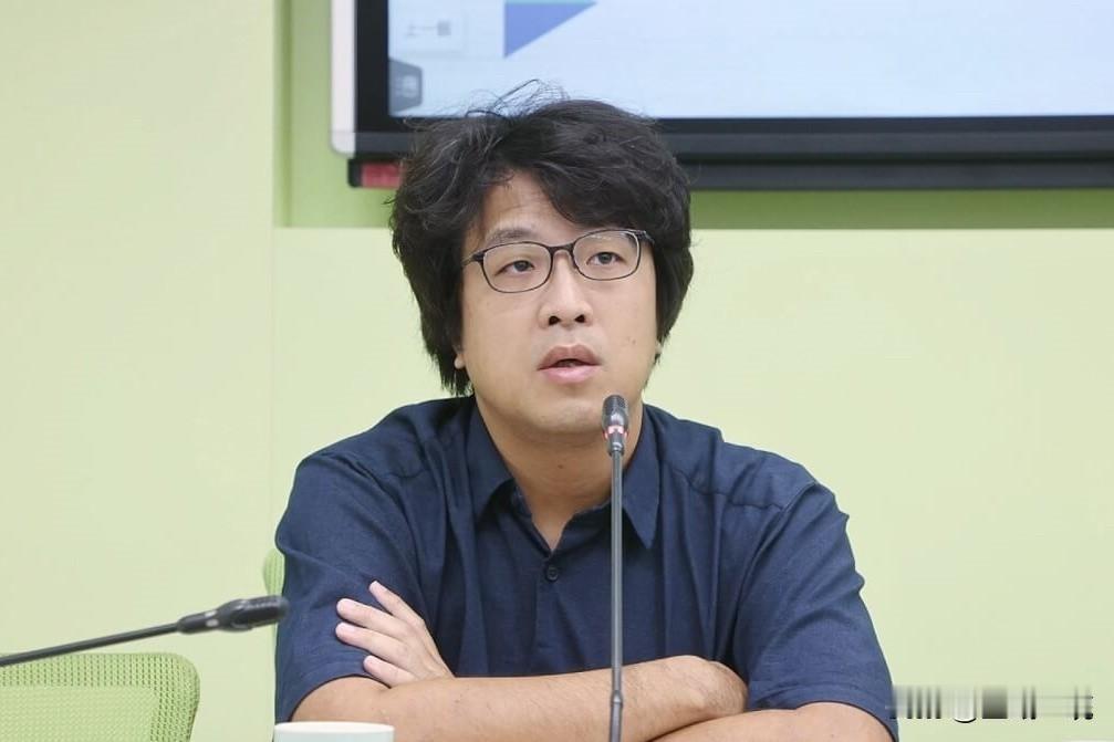 再被国台办点名沈伯洋叫嚣：“中国制裁是最好的勋章”针对被国台办列入“终身追