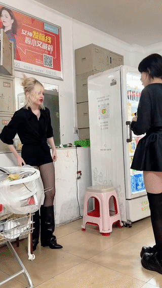 这两个俄罗斯美女长得真是太漂亮了！俄罗斯女人普遍都是颜值很高，身材一流。但是