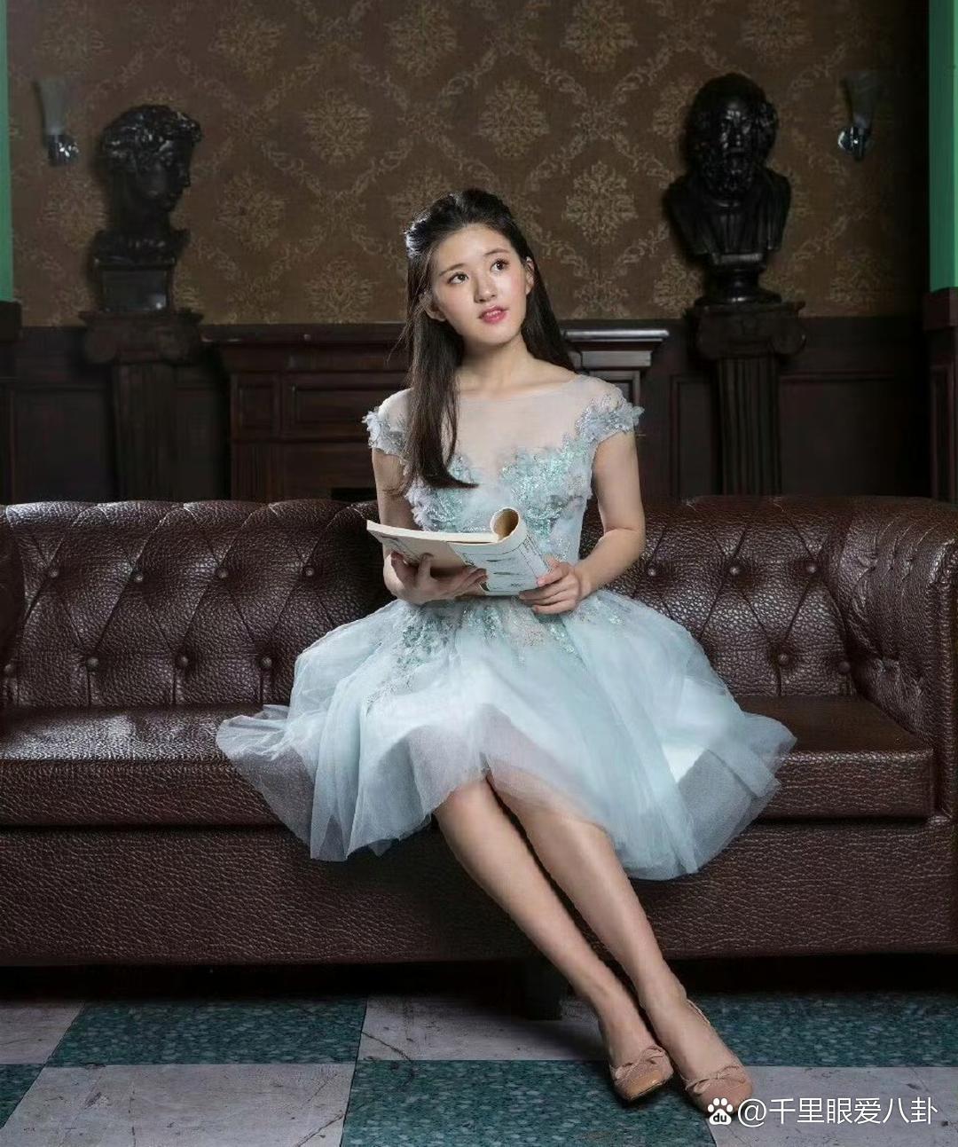 赵露思早期好圆润啊