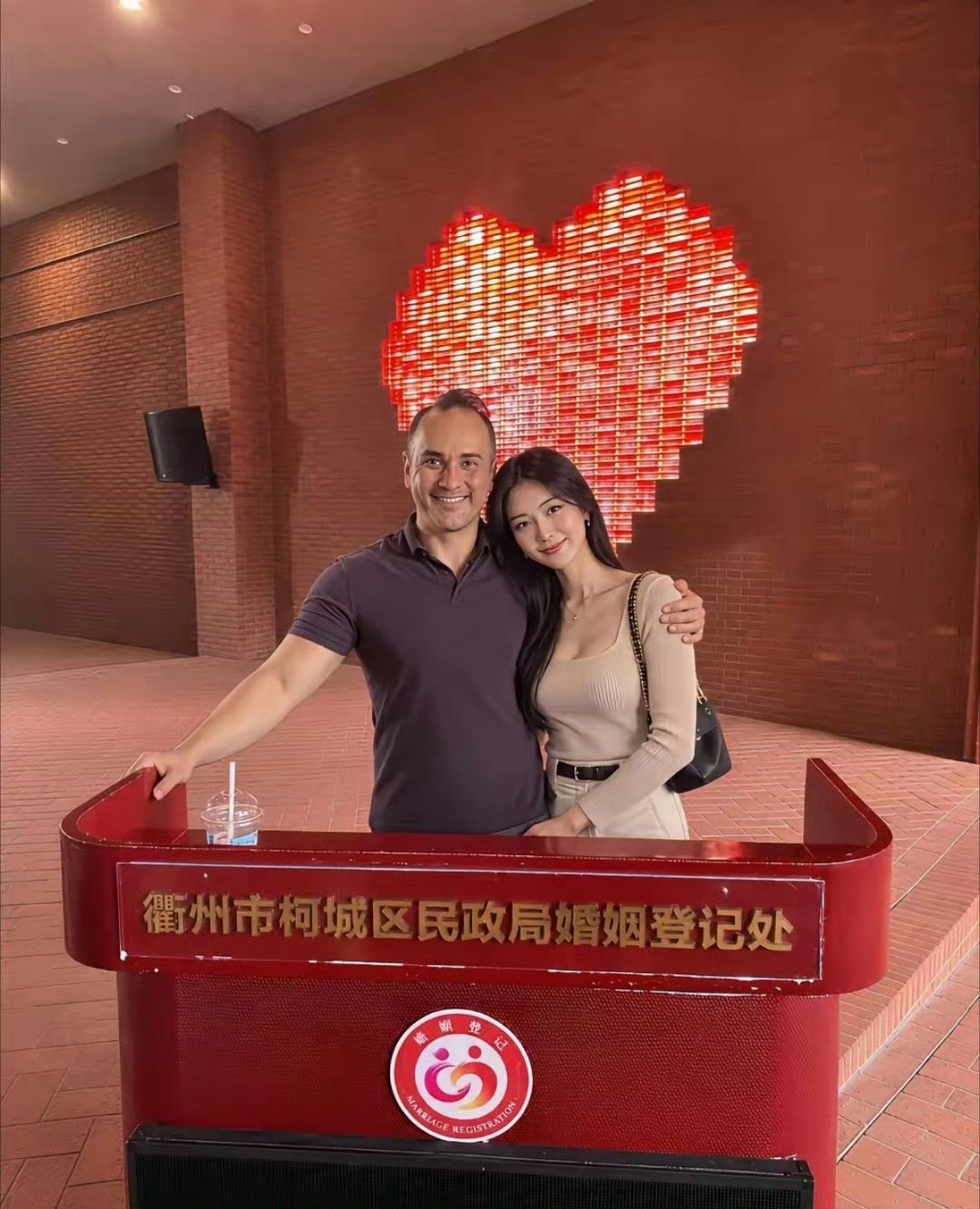 这样的跨国婚姻，以后可能会越来越多了。​​​