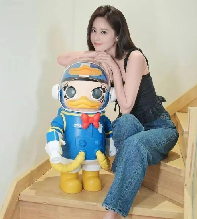 颖儿付辛博冬日入住北京小别墅！买千元家具平价不奢华，晒衣帽间像批发市场太接地气