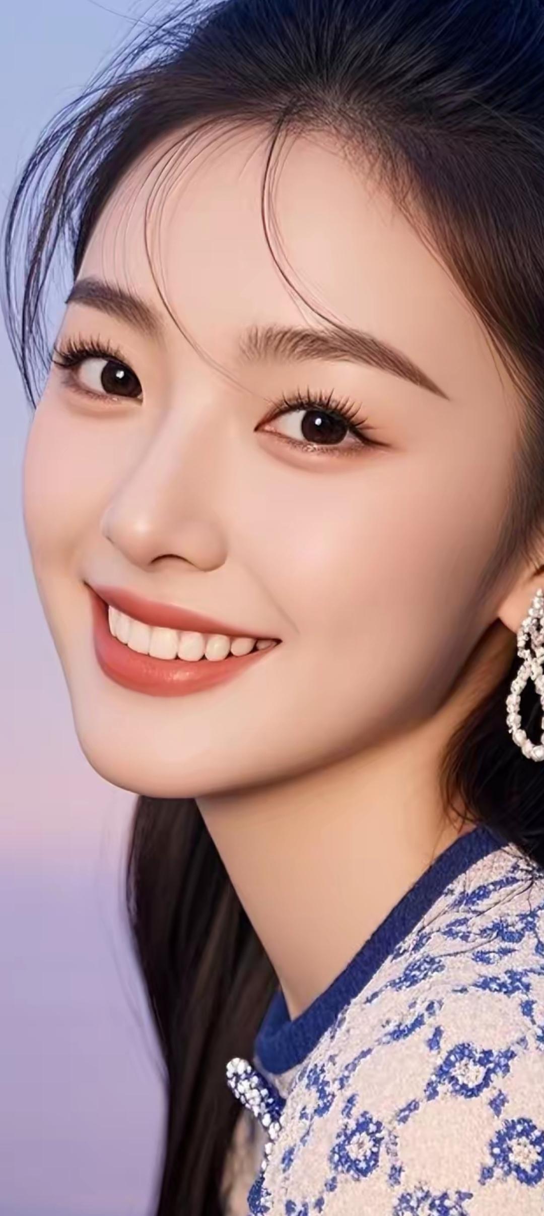 甜美笑容，优雅耳环，温柔如水，仙女下凡