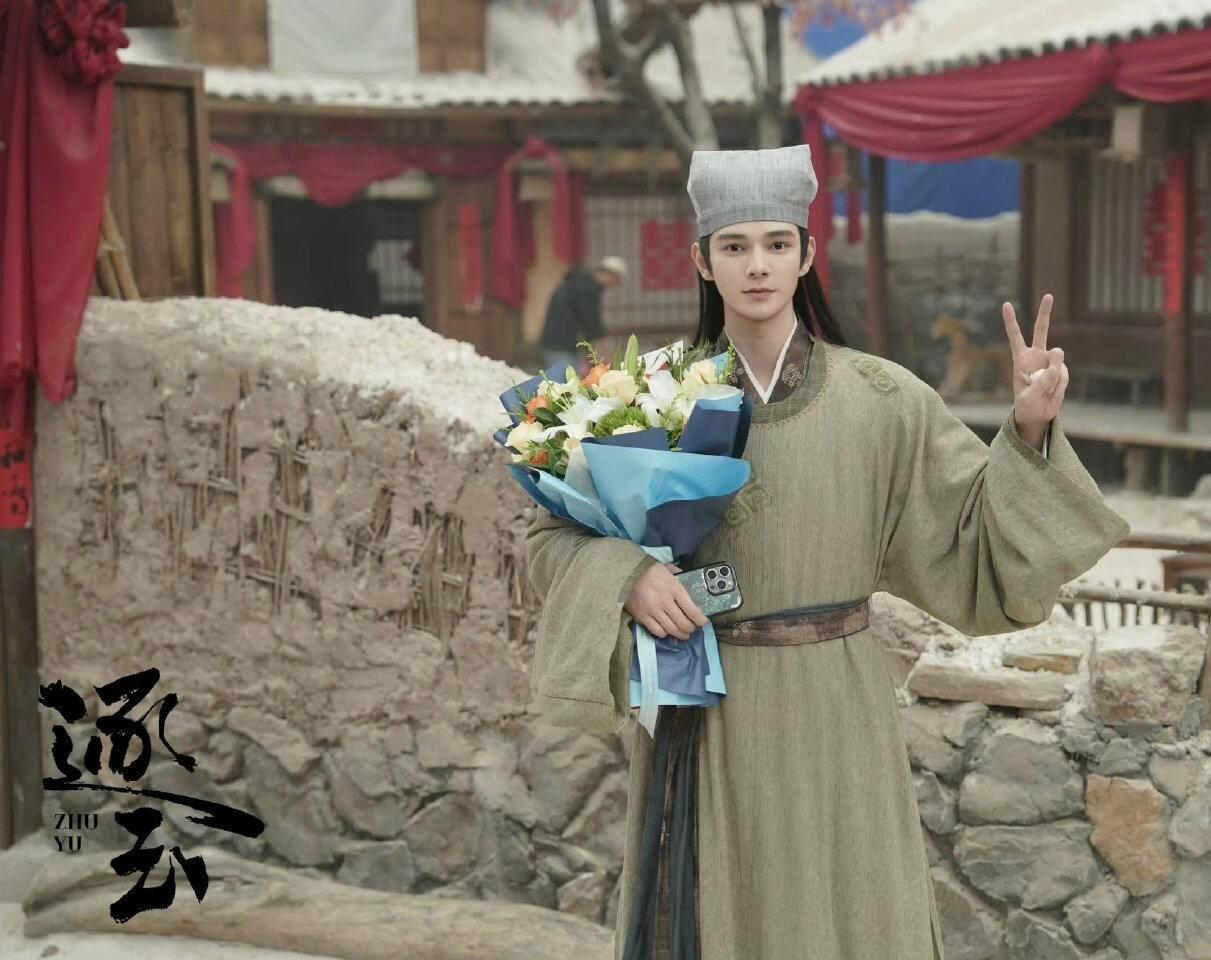 何昶希朱赞锦何昶希《逐玉》戏份换脸朱赞锦原来逐玉里女主的前未婚夫之前是何昶希饰