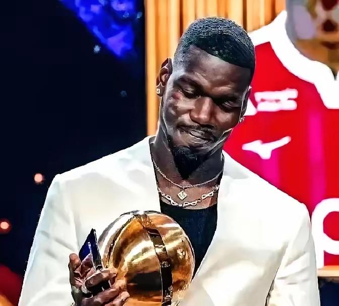 据说这个球星账户上只有50万欧了，当年风光的时候，他在曼联的周薪是28万欧，累计