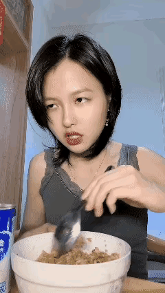 拉了一天的手，叫了一天的宝贝，就是不来点实际的[捂脸哭]