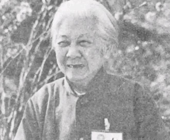 国民党有个女少将，叫胡兰畦。她把自己在成都的房产田地，亲手交到未婚夫陈毅的父母手