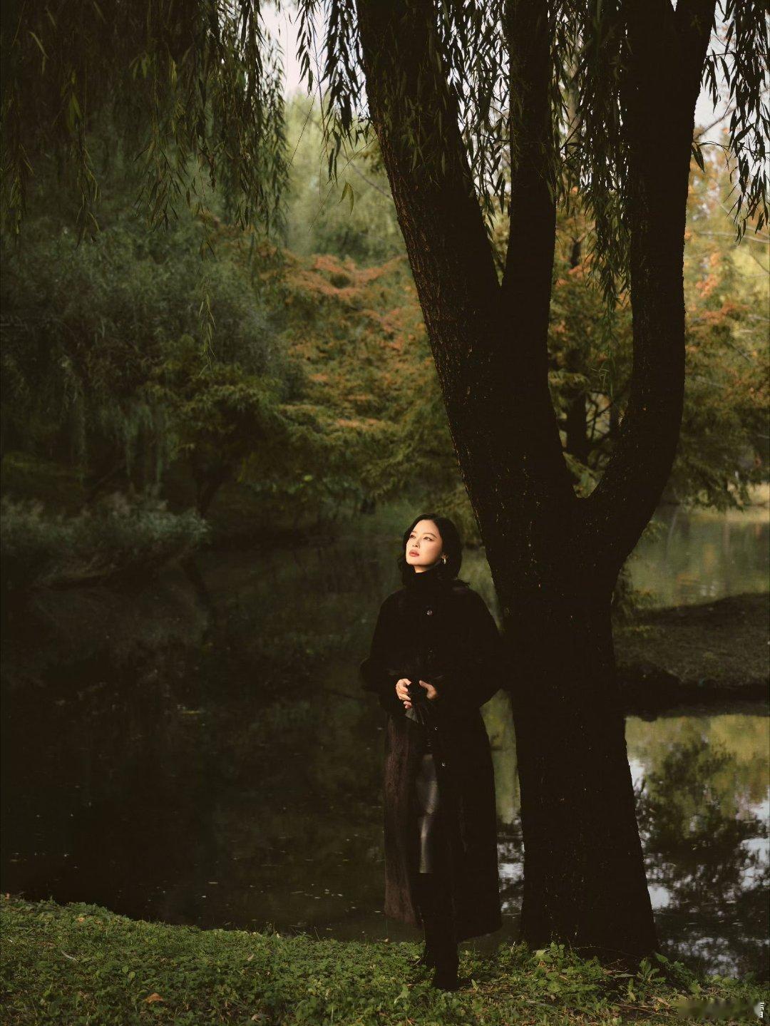 辛芷蕾短时间内还是不种地了哈哈哈哈哈姐你想去我们都不允许了！！多多拍戏给我们看