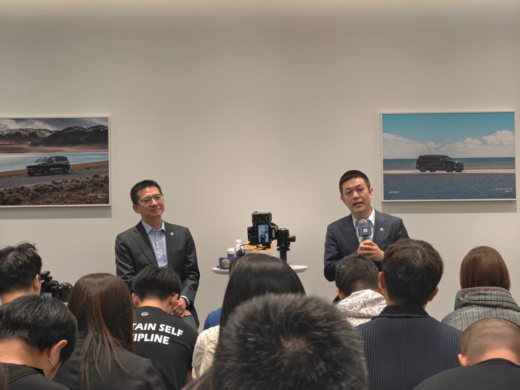 北京车展上蔚来汽车CEO李斌谈大三排SUV成风的潜在影响，我想我听到了这