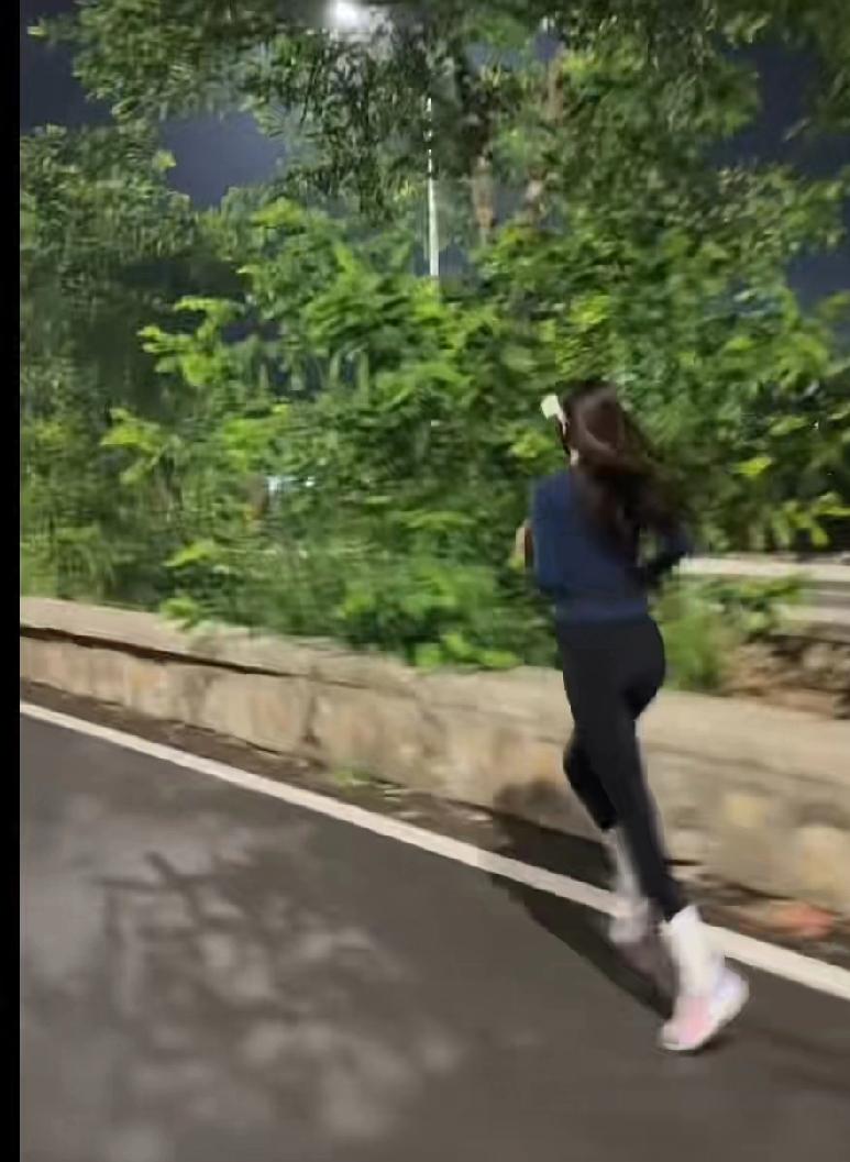 跑步十几年，中间的伤病让我彻底回归到跑步的本意上来跑步有十几年了，