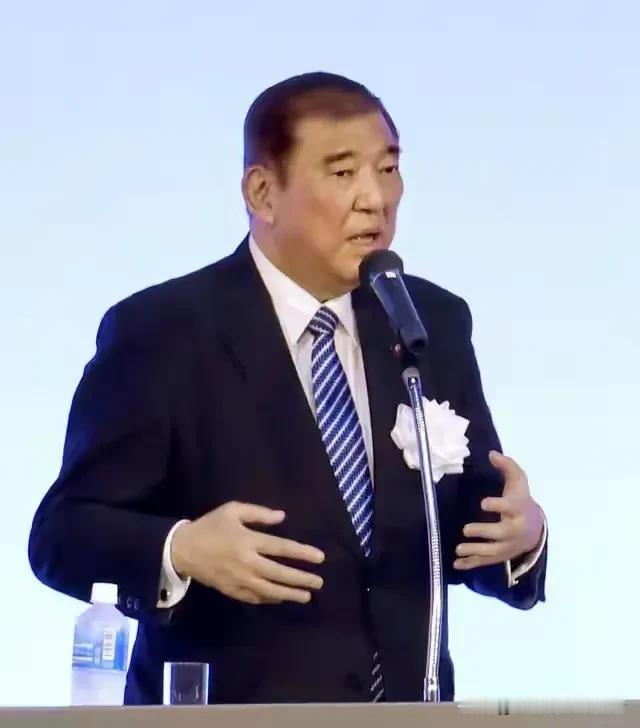 真是活久见！日本前首相当众“手撕”现任首相，自民党这是要上演“甄嬛传”续集？