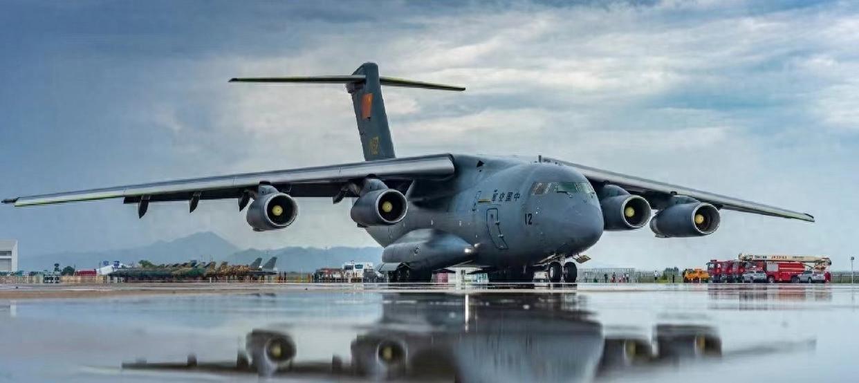 将解放军投送全球！运-40就是中国版C-5运输机一架顶两架运-20要把解