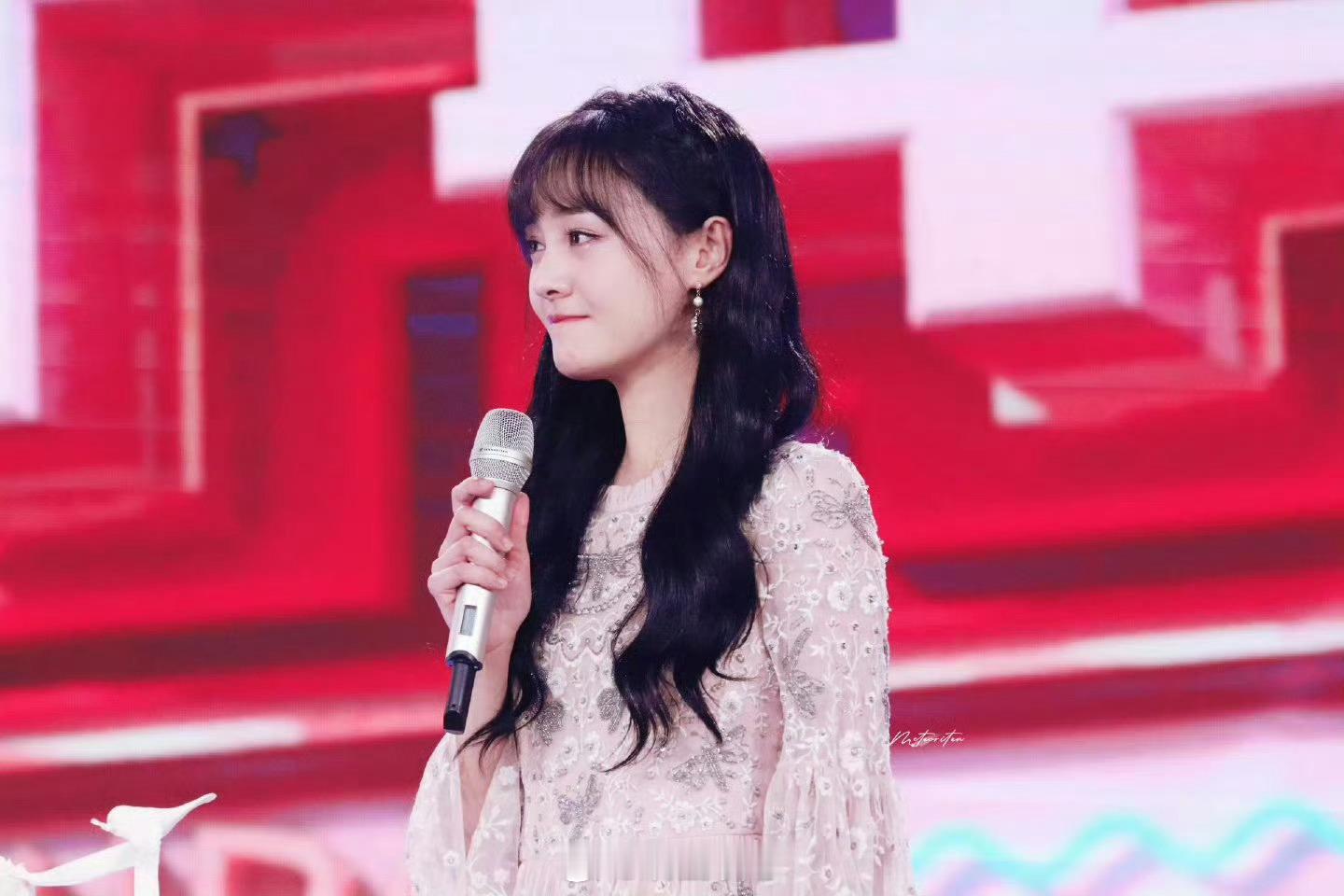 这应该不是陈都灵吧​​​