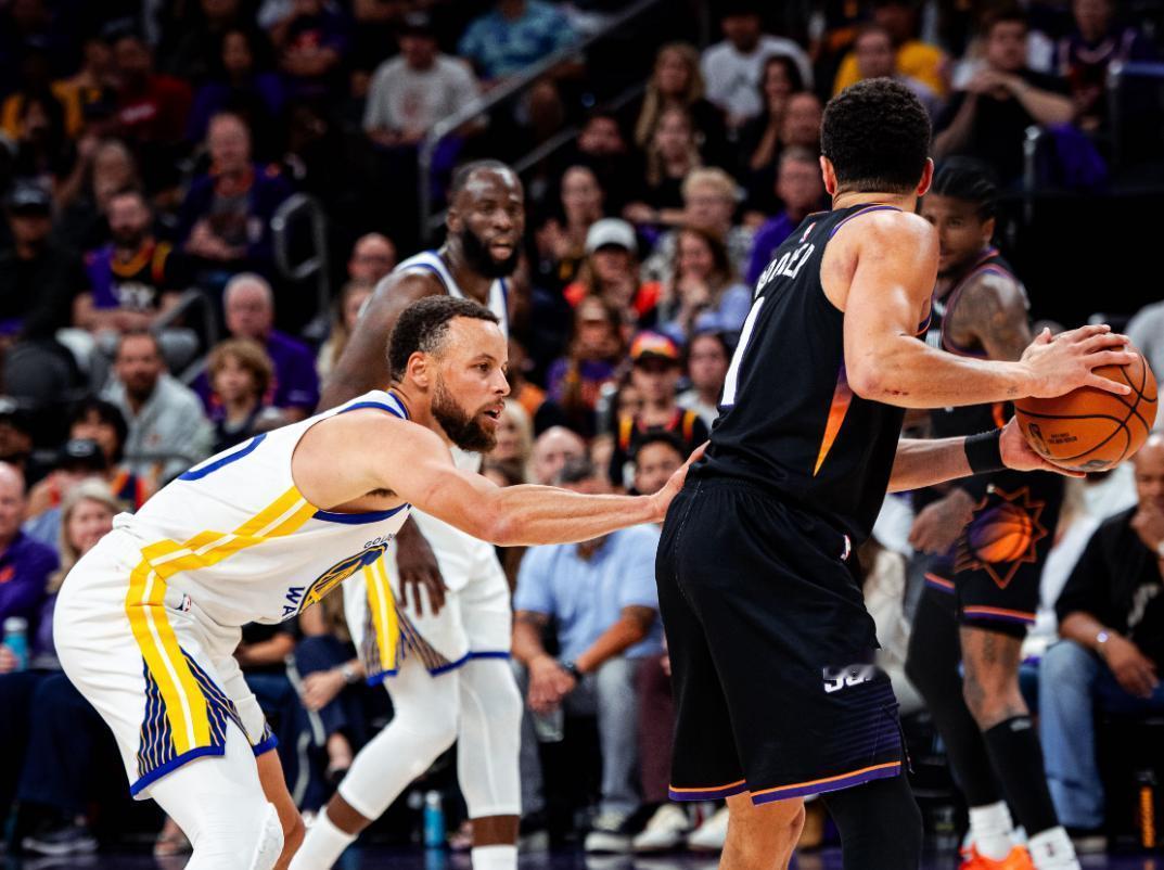 止步附加赛次轮的勇士，本赛季被三件事情耽误！第一个，库明加的去留，去年的休赛期