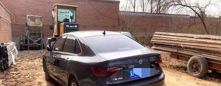 速腾最不好的地方就是全景天窗，我确实不知道这玩意干什么用的，我一次都没有开启过，