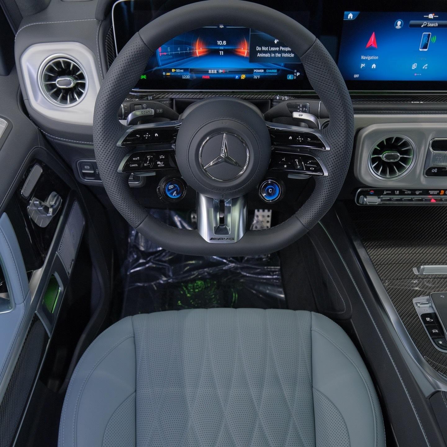 2026款梅赛德斯-奔驰G63AMG阿拉伯灰外观原厂查尔斯蓝内饰曼索里轮毂4