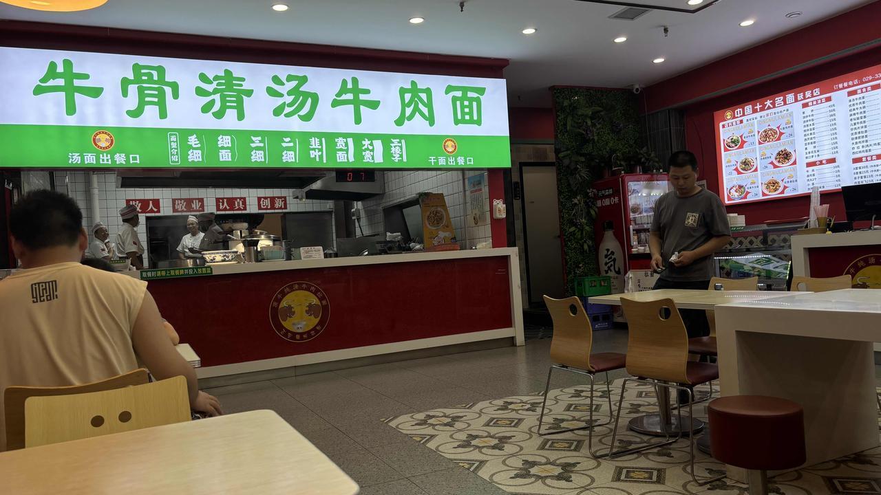 美食达人提醒尽量少点外卖馅料食品，但馋嘴的我总惦记着饺子。在家包太费事，索性常去