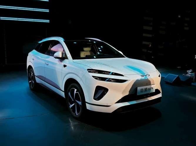 别克至境E7与东风日产NX8均定位家用SUV，配置差异源于品牌基因。至境E7延续