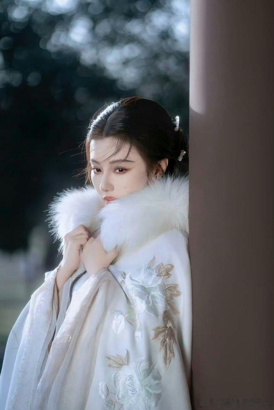 王鹤润青衣预备役支持王鹤润勇闯青衣！浓颜大气，美艳藏英气。演技可塑性强，《护宝