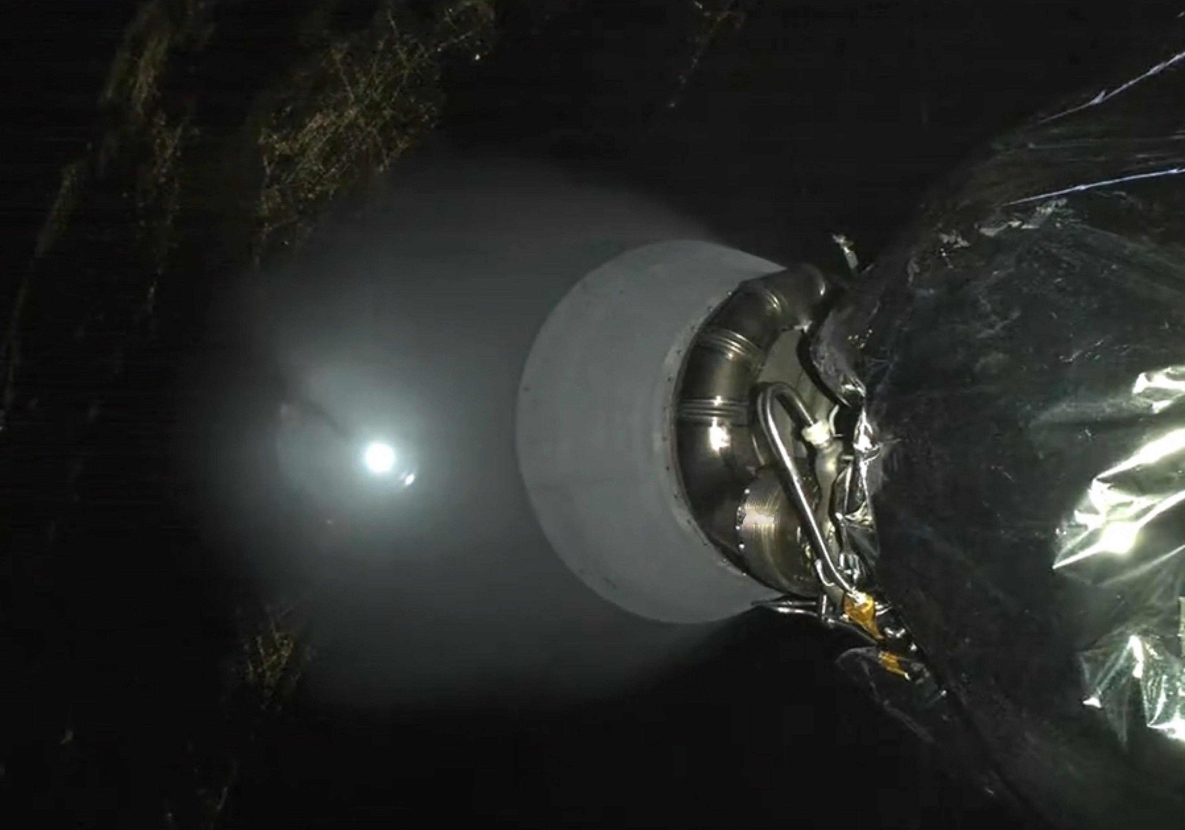 北京时间今早，SpaceX两枚猎鹰9号火箭在范登堡太空军基地和卡角完成发射，这两