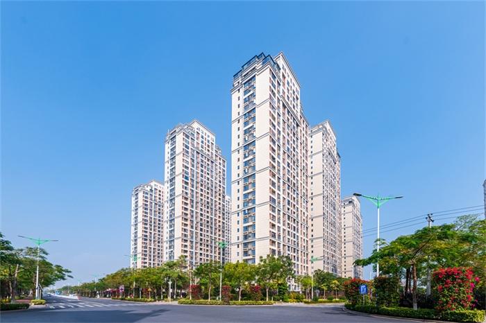 甘肃一位朋友拿着四五十万预算想在成都买房，一上来就问“市高（视高）能不能买”。先