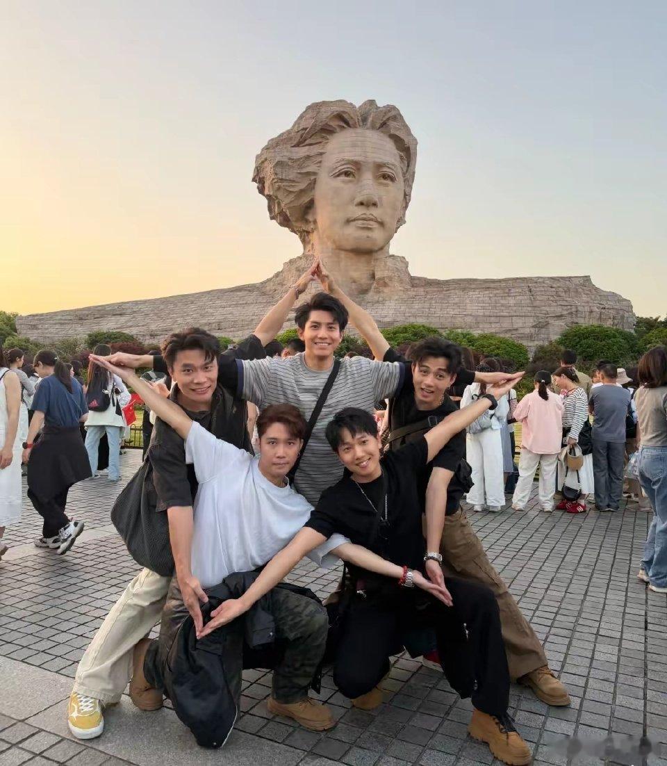 哈哈哈去橘子洲就要这样拍