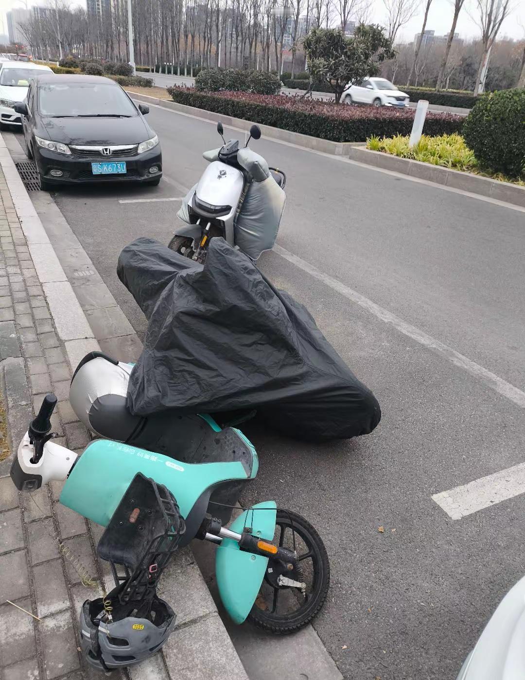 到底是谁干的😡😡😡摩托车事故