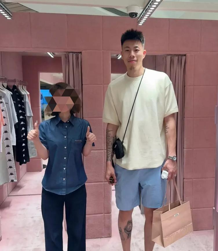 随着张镇麟的退出，今年夏天的男篮亚洲杯集训再次没有辽宁球员。说来也奇怪，发现辽