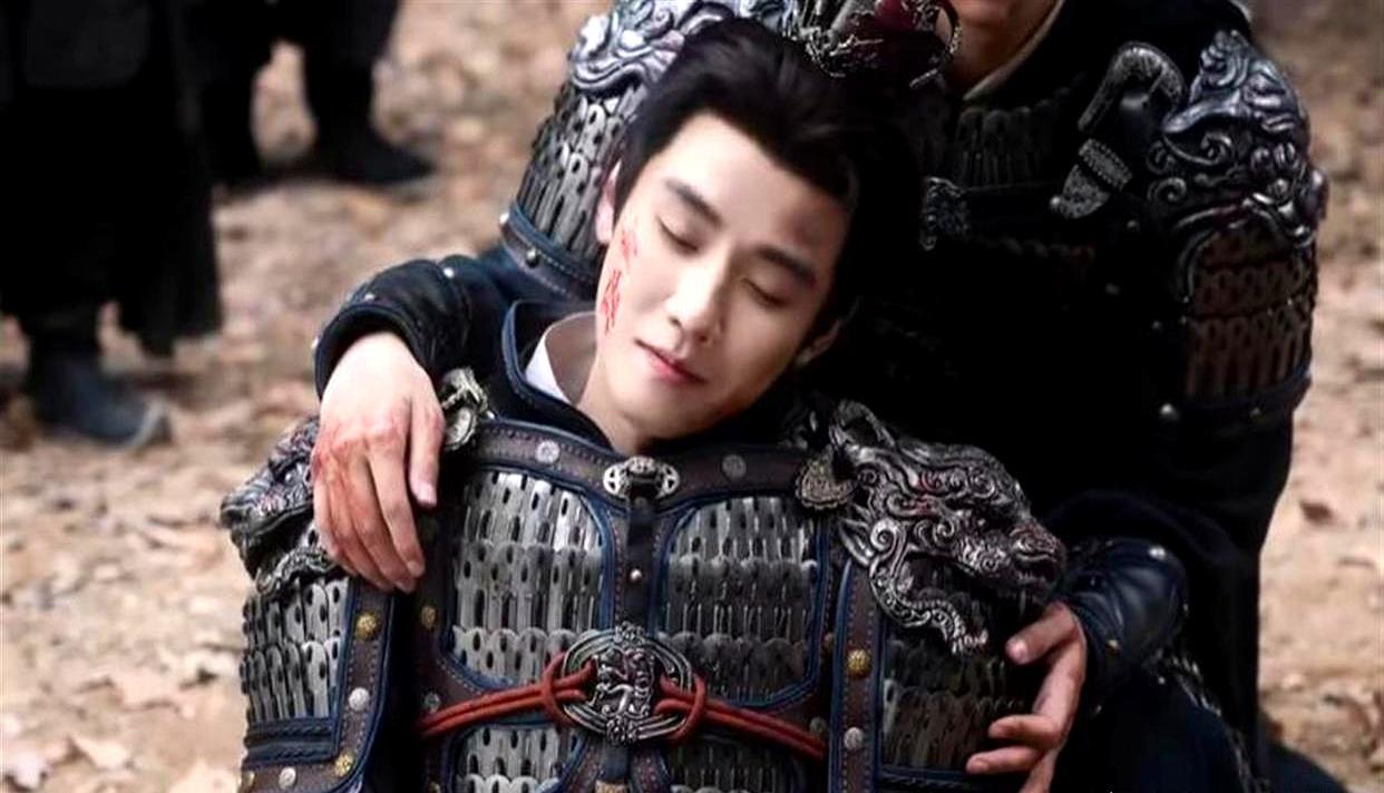 最扎心的不是主角撒糖，是男二的“体面退场”。《逐玉》里，任豪演的李怀安，就是那种