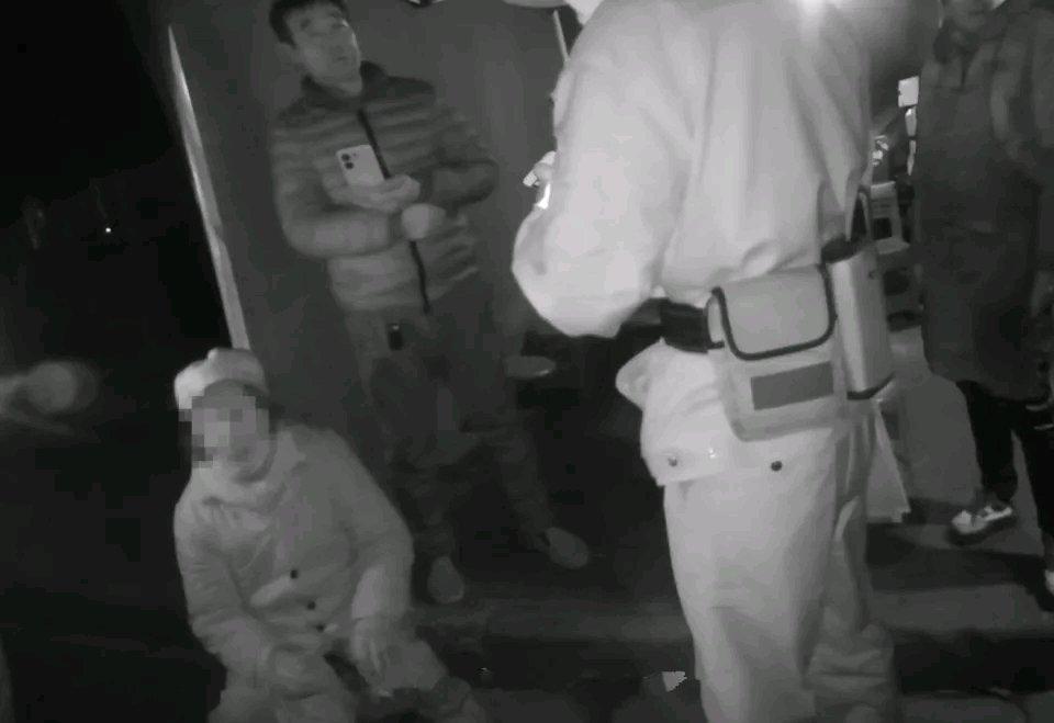 79岁妈妈从安徽老家来杭州才一周，就迷路了，在寒风中走了3小时都找不到儿子家。她