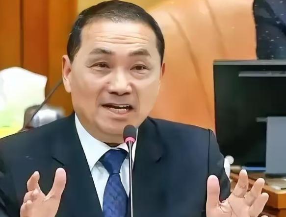侯友宜语出惊人！侯友宜这次表态很直接。他说两岸统一和九二共识成了选举负担