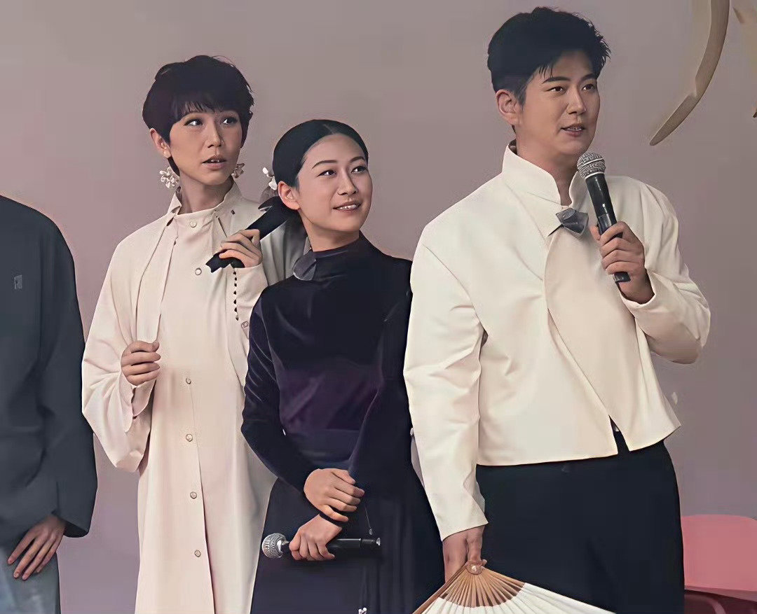 终于知道安小鸟叫小鸟的原因了，陶昕然在蔡少芬面前真的好小一只​​​
