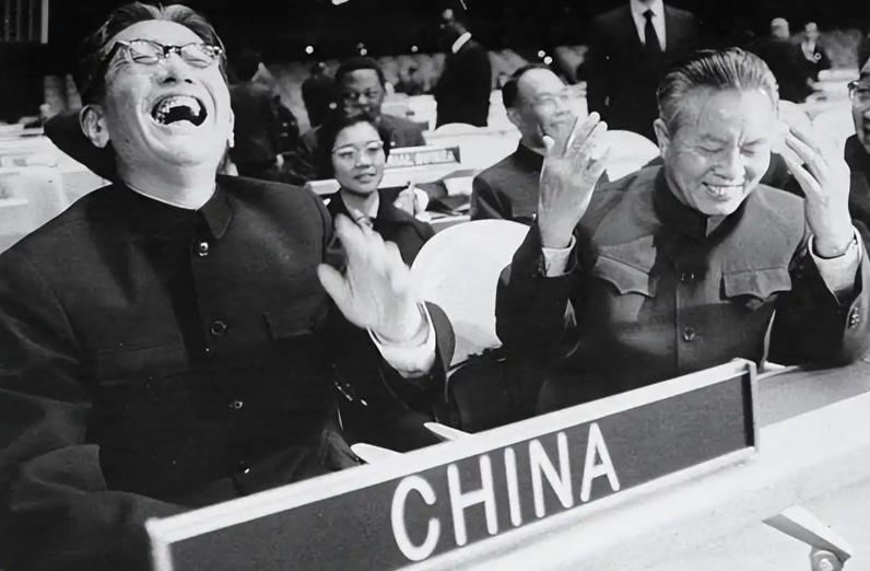 1971年，我国成功重返联合国，却遭遇了一个小国的强烈反对。26年后，这个国家向