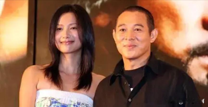 李连杰最怵的，不是武打。是《投名状》里和徐静蕾的床戏。开拍前，他凑过去嘀咕：