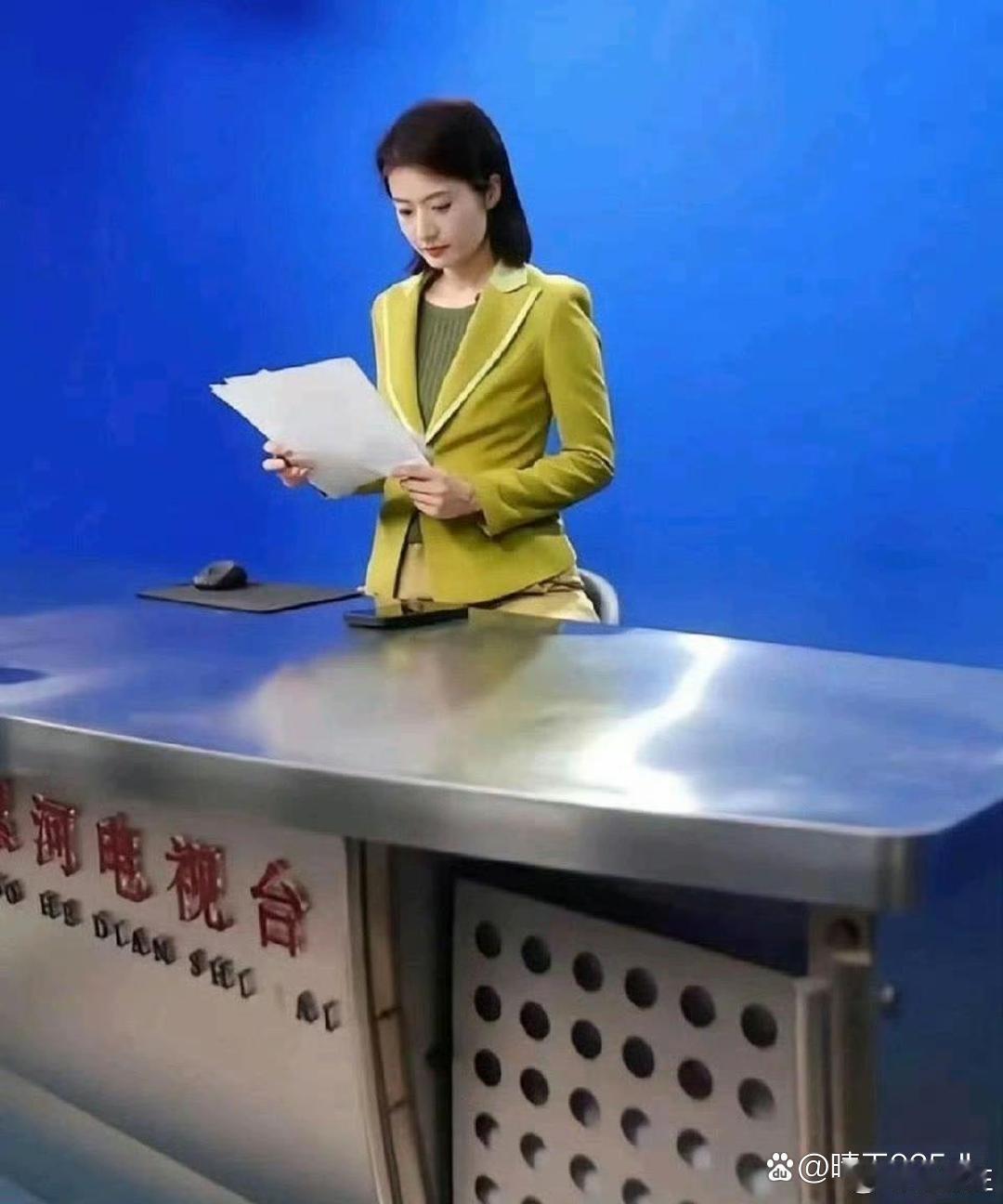 你永远猜不到主持人下半身的穿搭