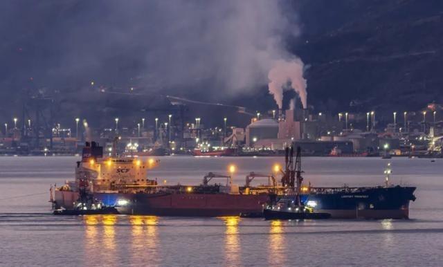 中国绝对不能小瞧日本。二战期间，美国轰炸东京，B29投射1万颗炸弹损失147架飞