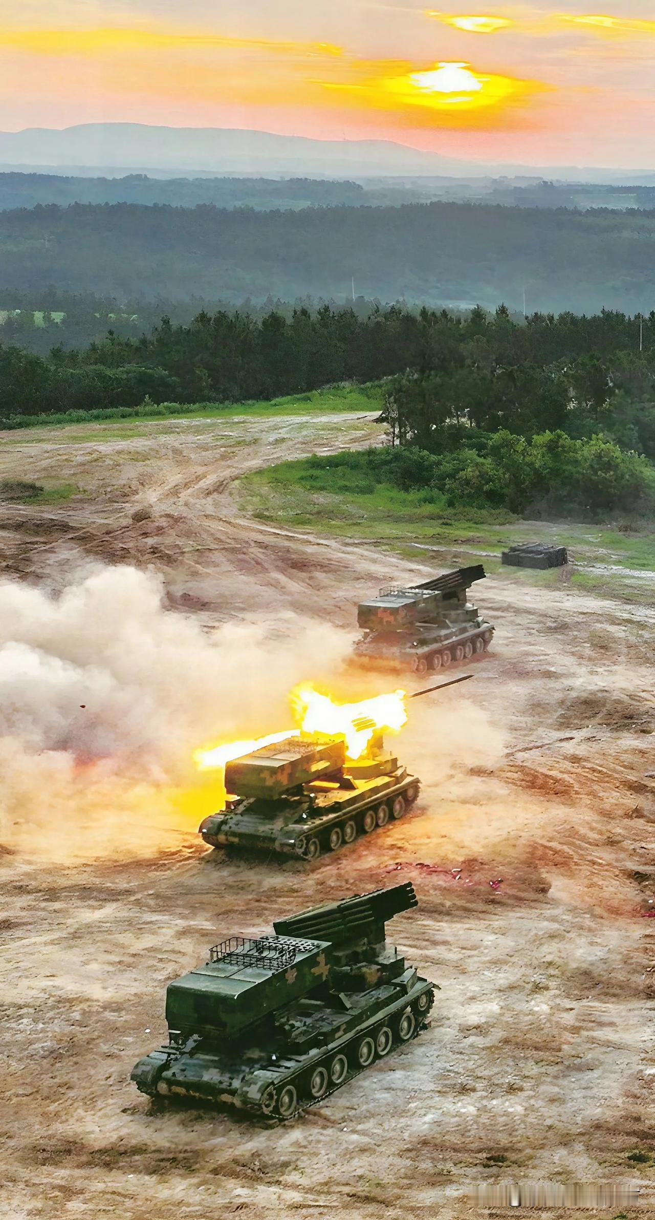 89式火箭炮不知道现在退完了没，火力非常猛烈——PHZ-89式122毫米履带自行