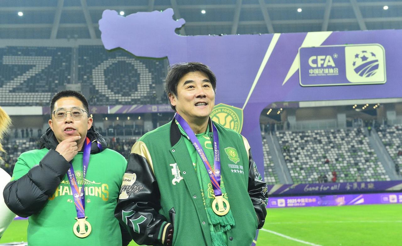 国安俱乐部总经理李明将离任！据媒体人赵宇消息，国安总经理李明将离任，他已经与球