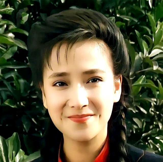 琼瑶当场拍桌子吼电视台：她的戏，一秒都不准删！能让琼瑶这么失态的，不是女主角，