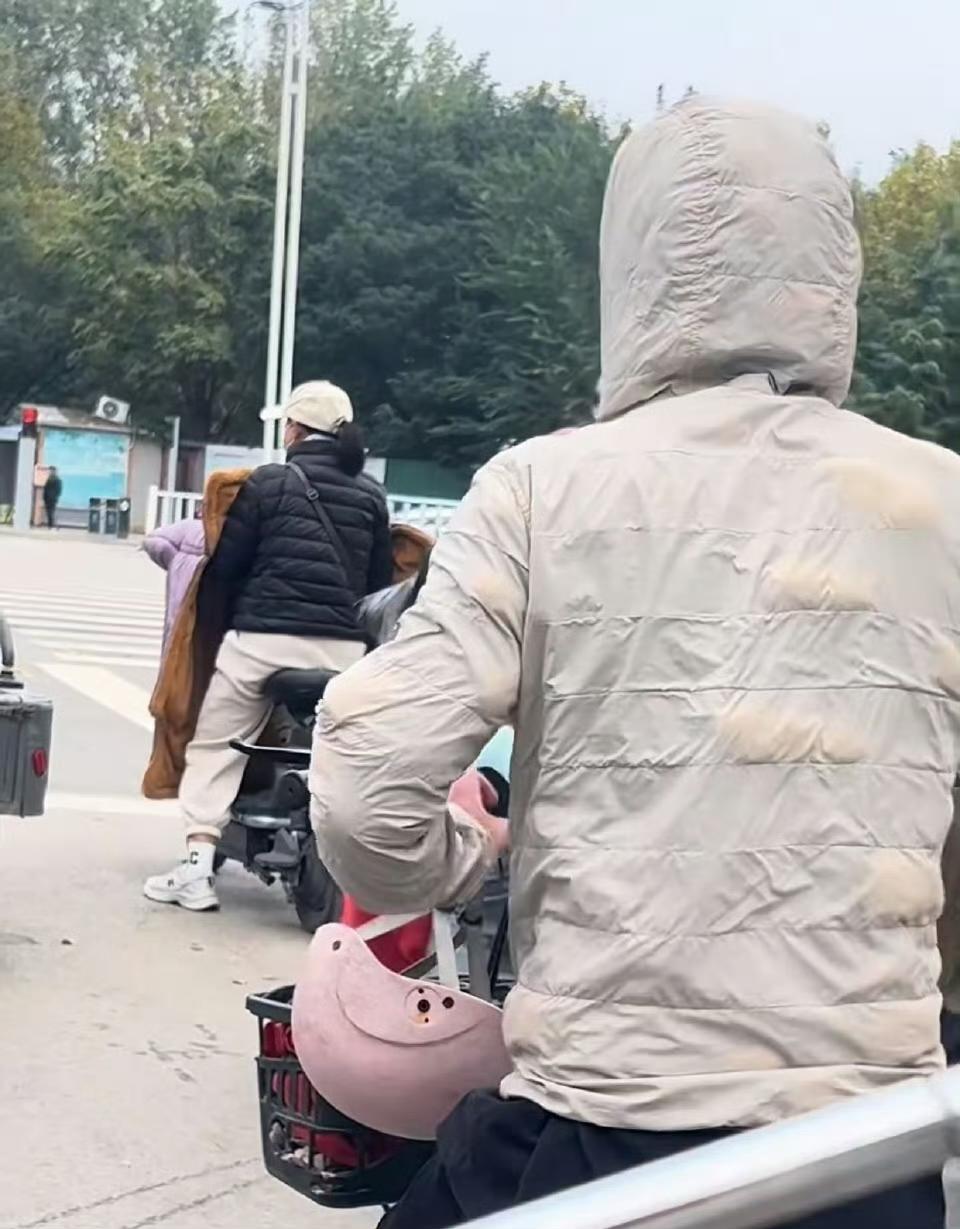 江浙沪无法体面入冬都是临时从衣柜掏出来的猝不及防而且一股霉味江浙沪这波