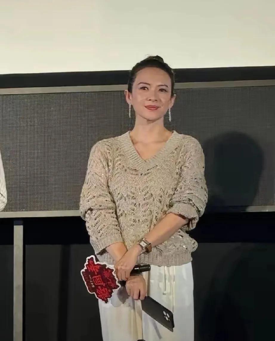 46岁章子怡增肥逆袭，美出新高度！46岁的章子怡杀疯啦！以往精