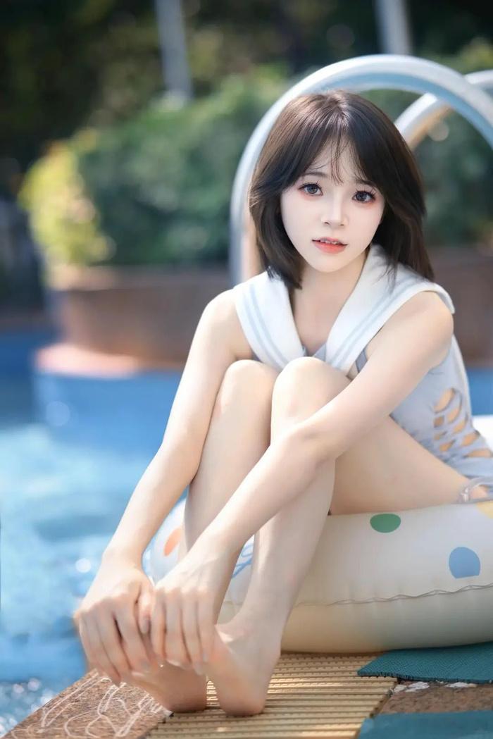 狐朋狗友属猪人在2026年间要小心身边的狐朋狗友，在结交朋友时要留意对方的三观与