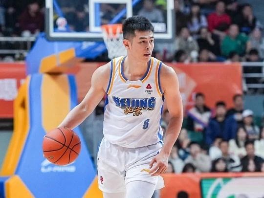 CBA签约消息：据知名篮球自媒体人球圈赵探长报道，宁波男篮有意北京男篮老将方硕，