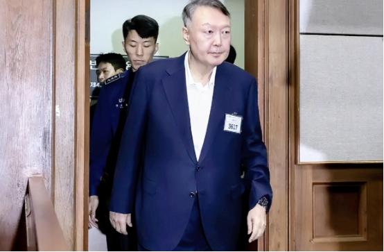 尹锡悦求判死刑？1月9号韩国首尔中央地方法院好像炸开了锅，前总统尹锡悦涉嫌搞内乱